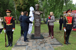 В Стерлитамаке открыли бюст Даяну Мурзину